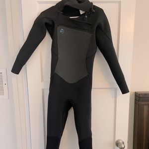 O’Neill women’s 4/3 overhead wetsuit - size 8
